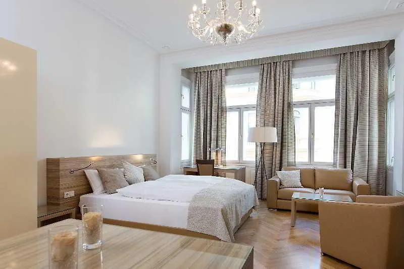 Liv In Residence Wien Parlament Austria